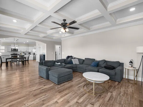 1588 Ellie Piper Cir, Clarksville, TN 37043