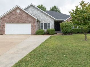 1072 Lexington Cir, Springdale, AR 72762