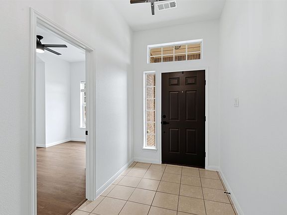 4th image of 205 Oriole Dr