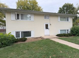 207 N 7th St, Oregon, IL 61061