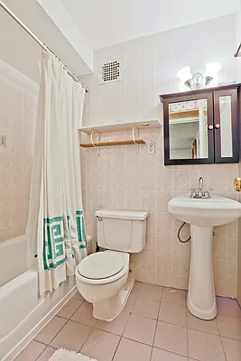 Sold by Winzone Realty Inc | media 11