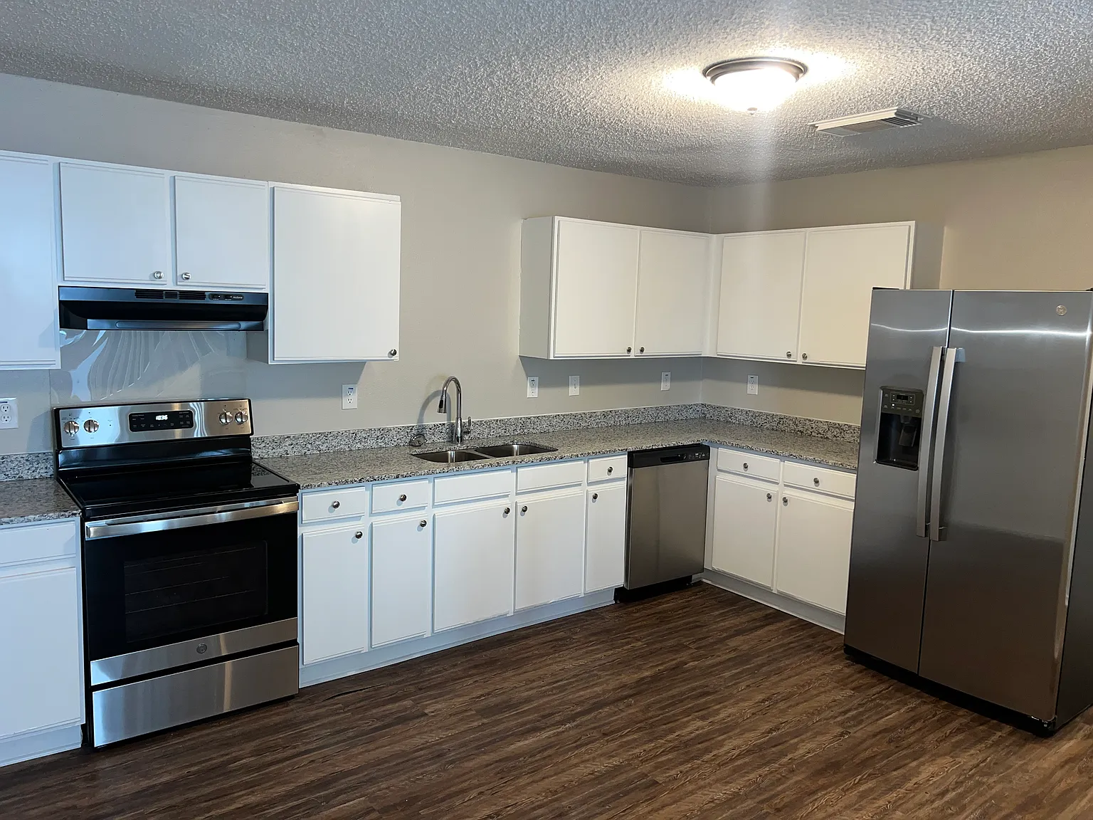 375 Stone Point New Braunfels TX 78130 — Photo 2