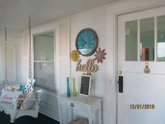 Cute and welcoming porch