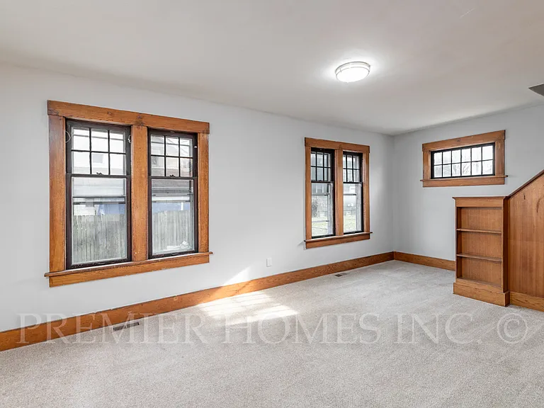 1320 Wilson Pl NW — Photo 3
