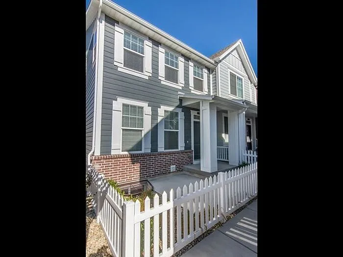 Building Photo - 260 E 330 N