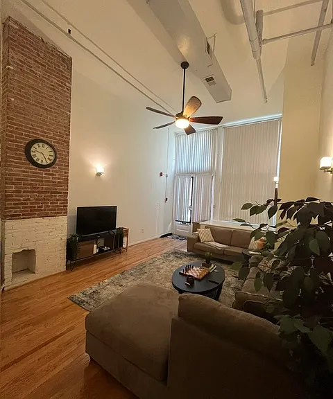 15 S Bank St #6 — Photo 3