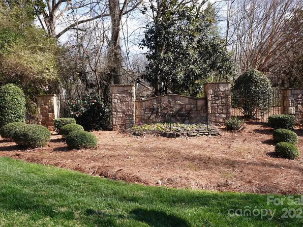 9220 Bales Ln, Charlotte, NC 28227