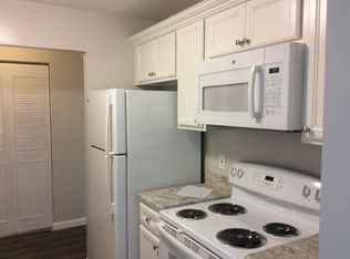 4 Admiralty Dr APT 4, Middletown, RI 02842