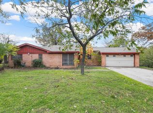5818 Forest Hill Dr, Fort Worth, TX 76119