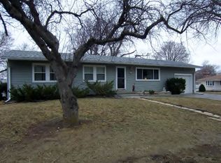 6 Arnold Ave, Council Bluffs, IA 51503