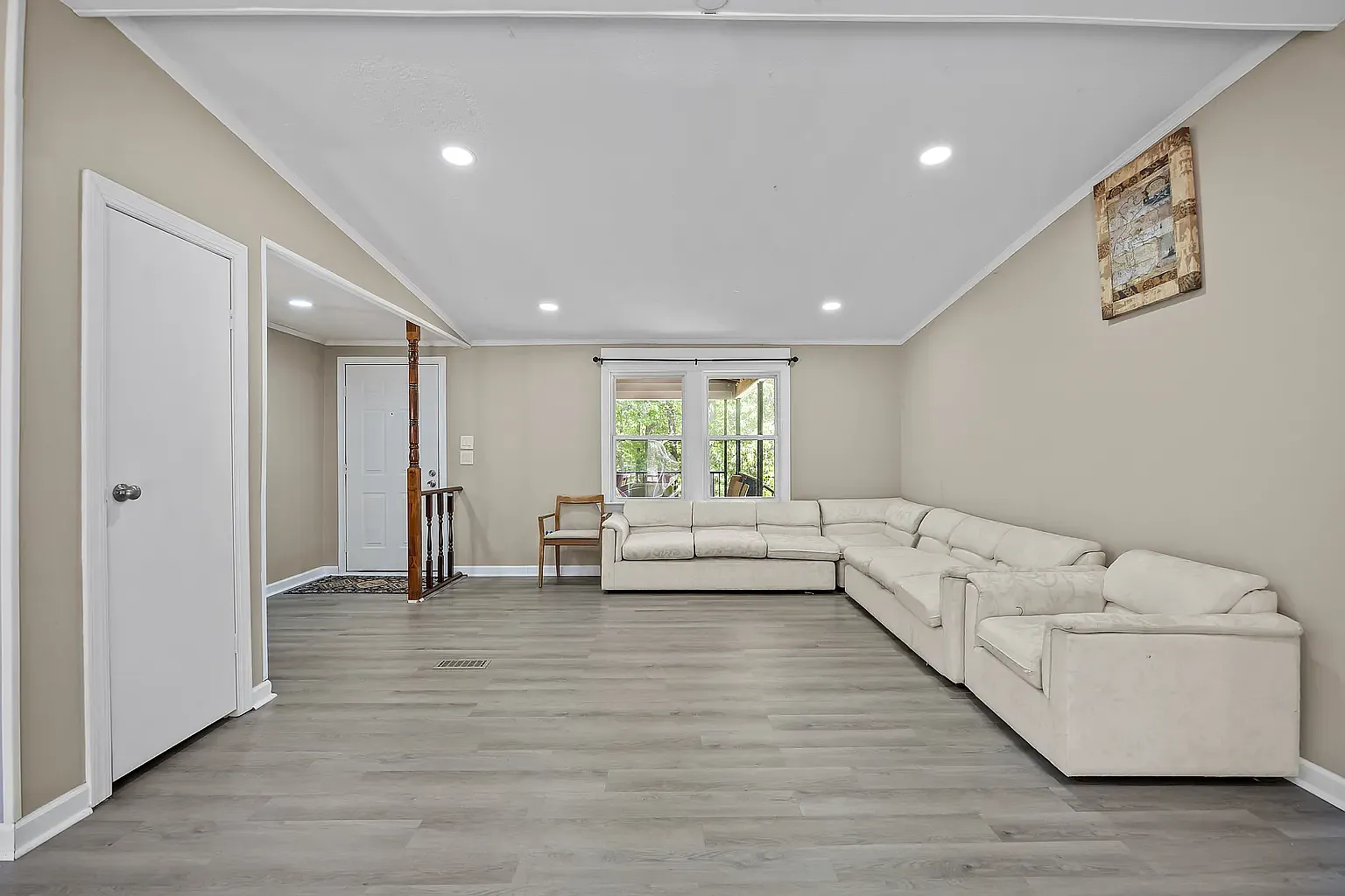 3 bed, 1769 sqft, $2,200 — Photo 3
