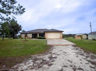 54 Dawg House Dr, Lake Placid, FL 33852