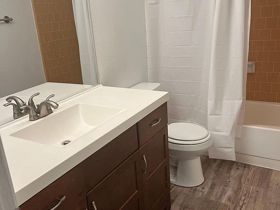 2nd image of 231 W Tulare Ave #B