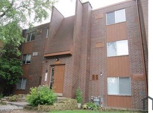 701 Court Of Spruce #4, Vernon Hills, IL