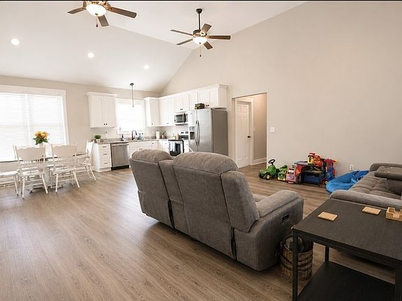 4th image of 12 Willow Cres Lot 30