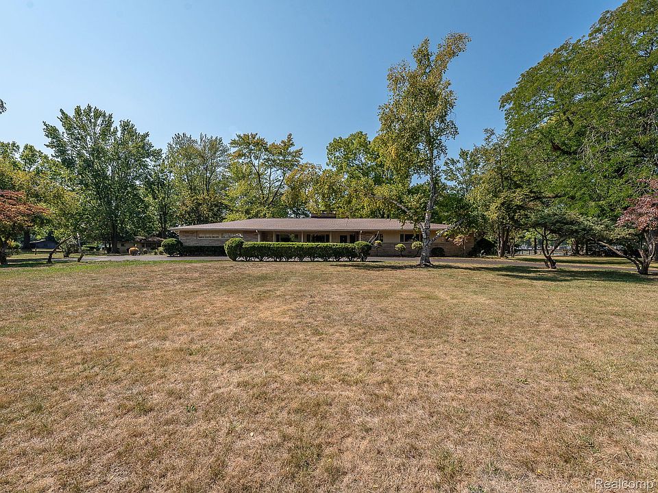 1st image of 915 Red Mill Dr