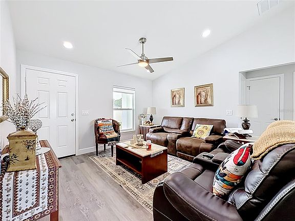4th image of 13793 SW 100th Ln