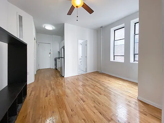 Rented by Kahen Properties | media 20