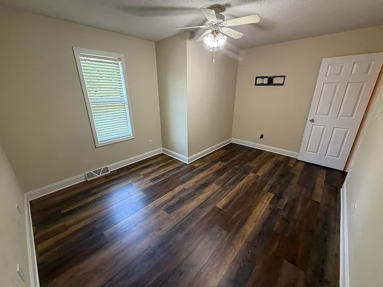 2032 Waterfront Dr N #D — Photo 14