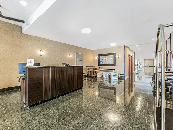 60 East 9th Street image 25 of 27