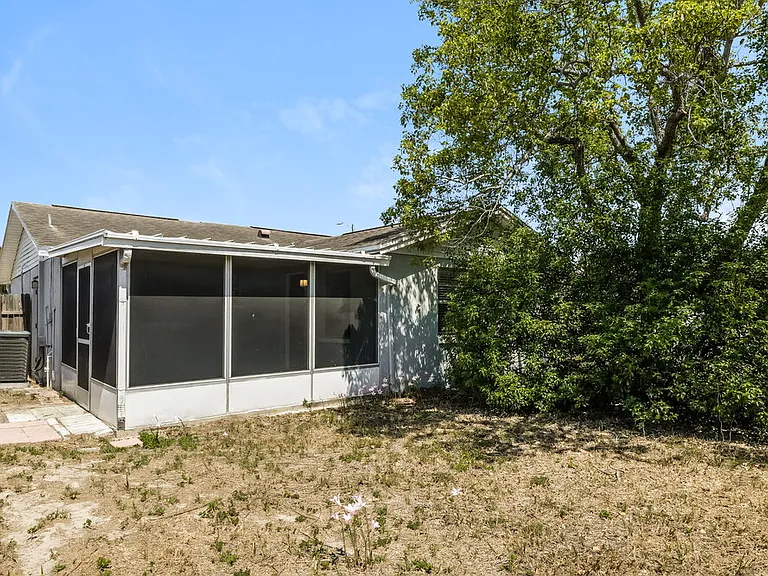 11610 Meadow Dr — Photo 15
