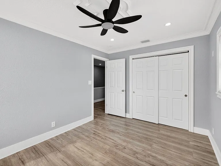 5424 SW 44th Ter — Photo 48
