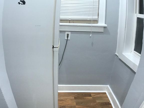 3rd image of 913 Eureka St #5