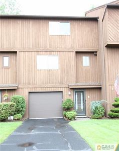 65 Metro Vista Dr, Hawthorne, NJ, 07506