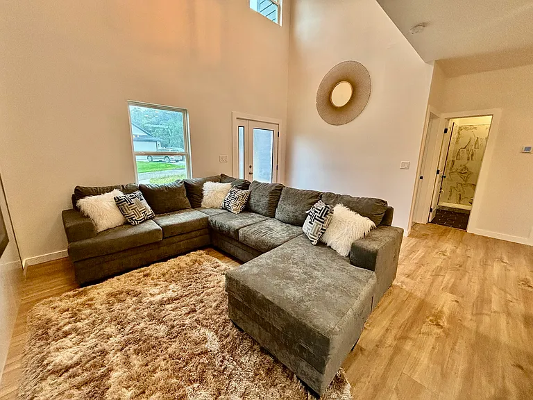 5114 Stoneridge Dr — Photo 3