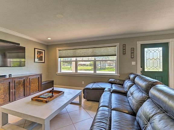 2nd image of 8 Polo Cir