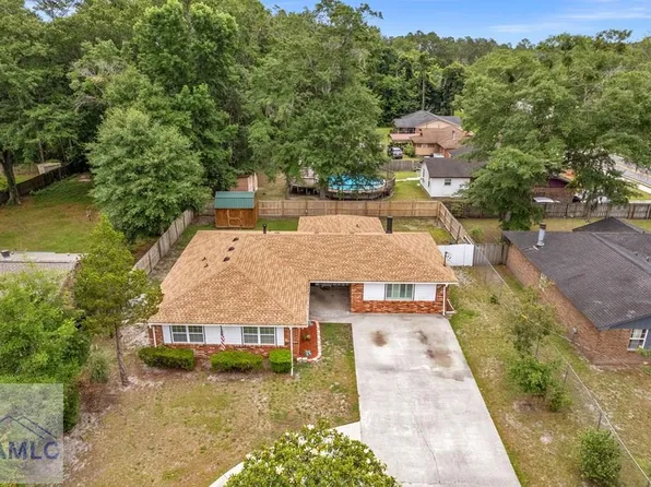 1046 Live Oak Dr, Hinesville, GA 31313