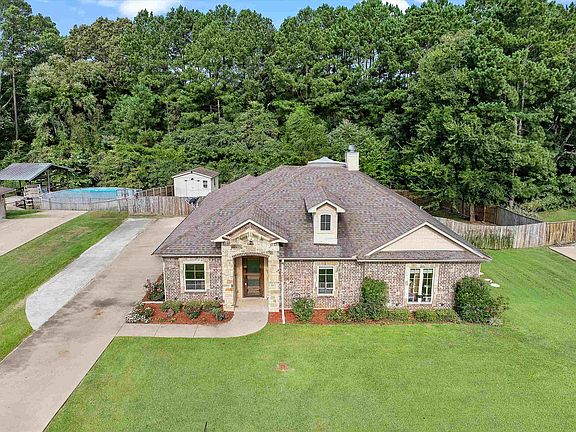 4th image of 146 Sweetheart Ln