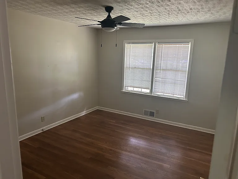 417 Dahlonega St — Photo 10