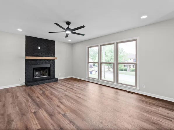 2161 Amadeus Dr, Clarksville, TN 37040