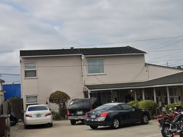 109 N E St #5 — Photo 2