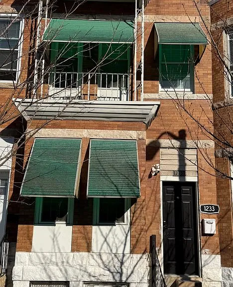 1233 N Luzerne Ave #A-700 — Photo 1