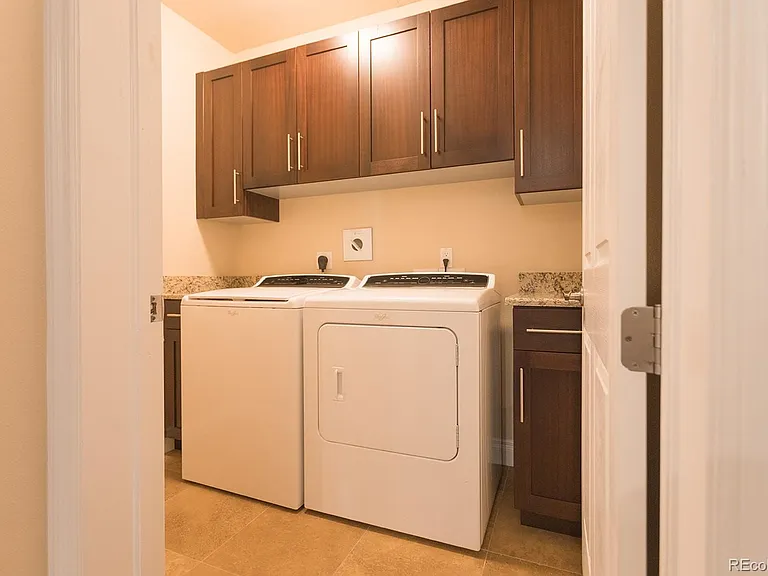 1120 Delaware St #512 — Photo 14