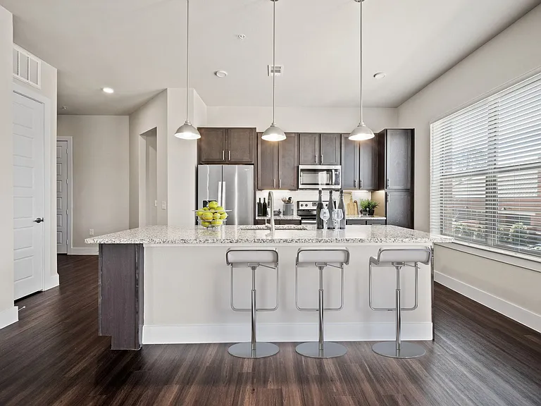 Eastbank River Walk Townhomes & Apartments — Photo 23
