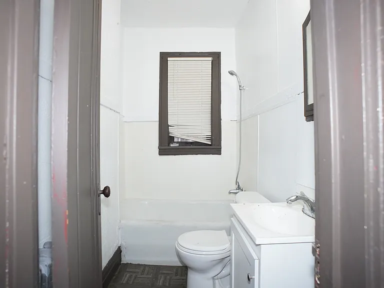 130 E 13th Ave — Photo 20
