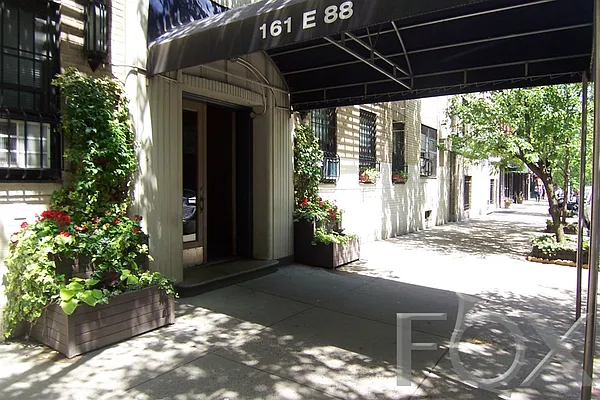 Rented by Fox Residential Group | media 19