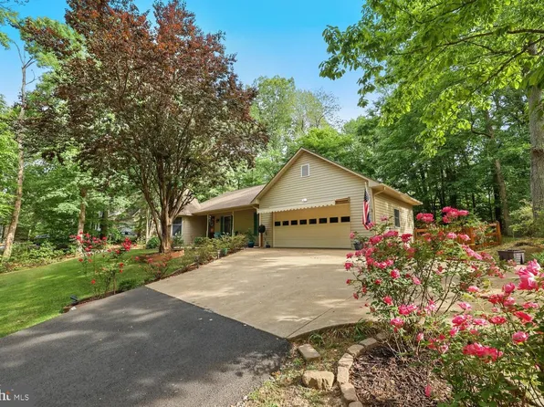 7370 Washington Dr, King George, VA 22485