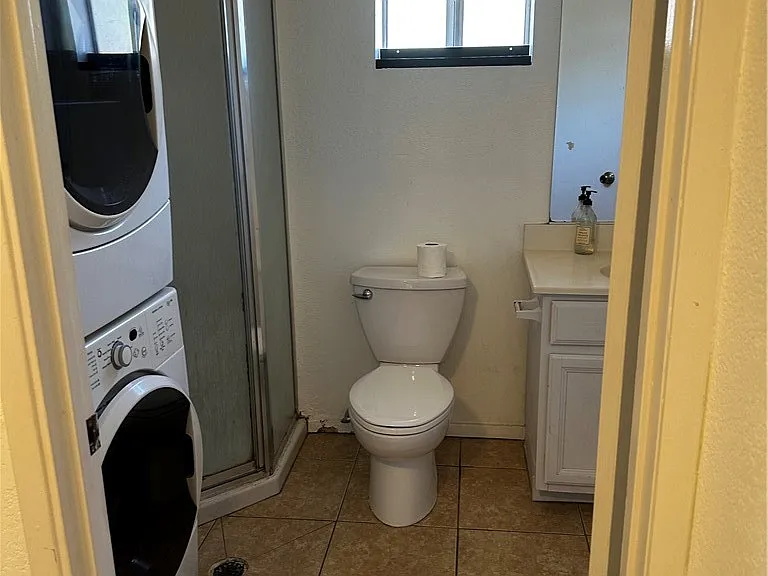 517 S Hewes St #B — Photo 11