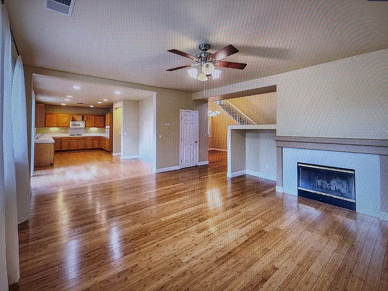 2140 Gibralter Ct — Photo 5