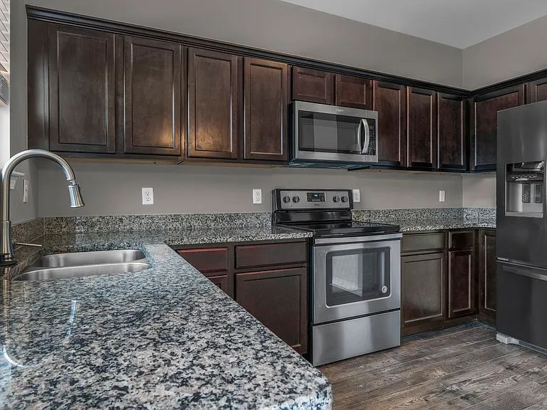 208 Jenna Lee Cir — Photo 4