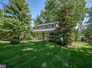 1924 Firethorn Ln, Villanova, PA 19085
