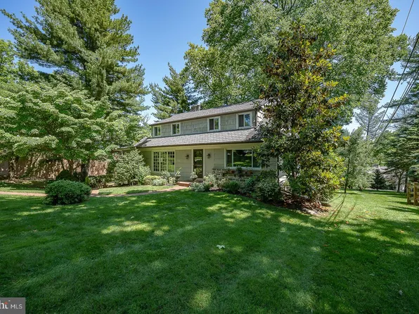 1924 Firethorn Ln, Villanova, PA 19085