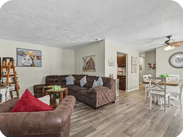 554 Allison Dr, Hummelstown, PA 17036
