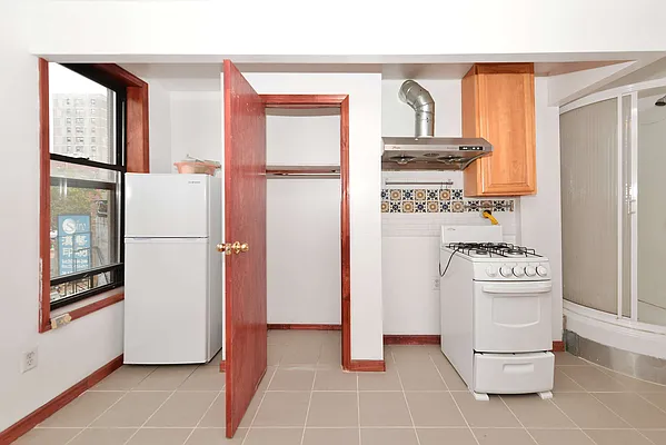 Rented by J Misrahi Realty Corp | media 6