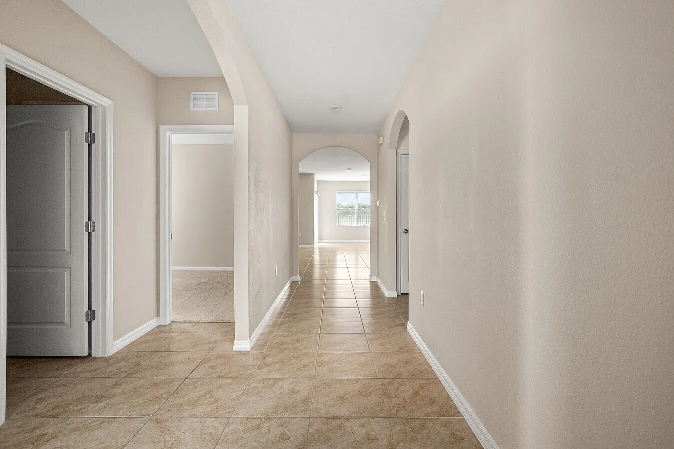 3 bed, 1725 sqft, $2,200 — Photo 3