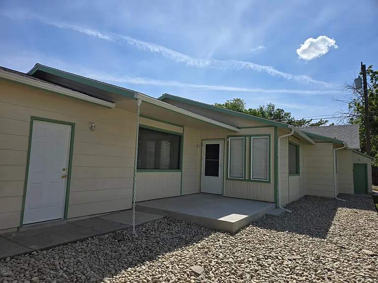 1408 Arlington Ave — Photo 3